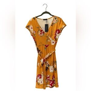 Floral Wrap Maxi Dress in Mustard NWT Size Large